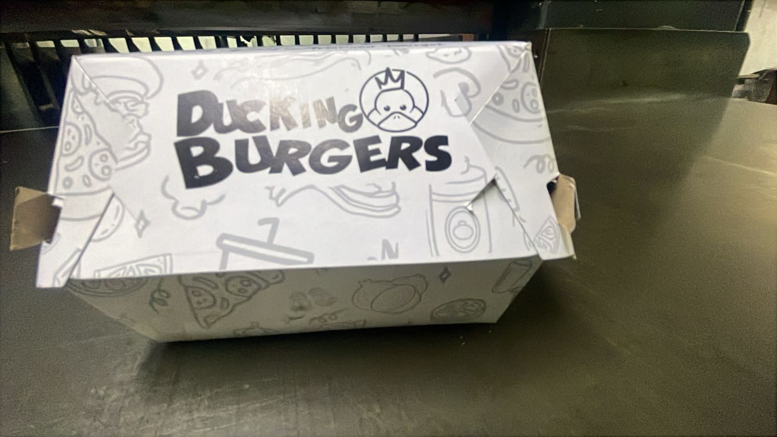 Caja hamburguesera personalizada — Ducking Burgers