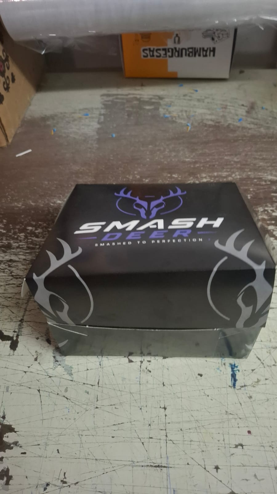 Caja hamburguesera personalizada — Smash Deer